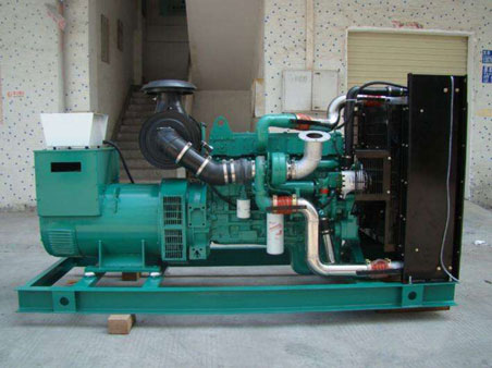 建湖1100kw康明斯柴油发电机组图片 建湖1100kw康明斯柴油发电机组图片
